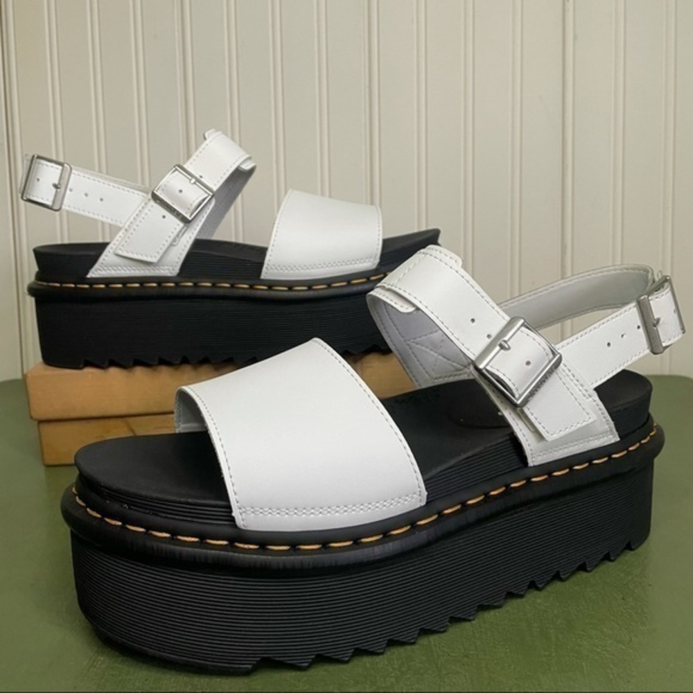NWT Dr Martens VOSS QUAD in White Hydro Leather